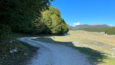 escursione da forca d'acero all'altopiano della macchiarvana