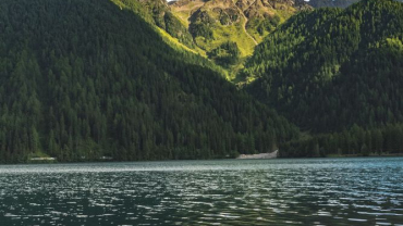 Escursione facile ad anello al lago di Anterselva