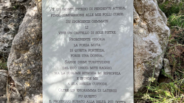 Sentiero per la fortezza medievale