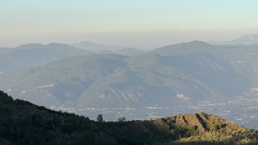 L’escursione facile che vi proponiamo è, più che una vera e propria escursione, una passeggiata sotto le stelle, completamente immersi nella natura e nel cuore del Parco Nazionale del Vesuvio.