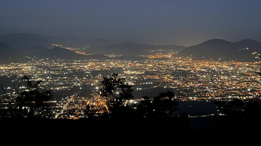 L’escursione facile che vi proponiamo è, più che una vera e propria escursione, una passeggiata sotto le stelle, completamente immersi nella natura e nel cuore del Parco Nazionale del Vesuvio.